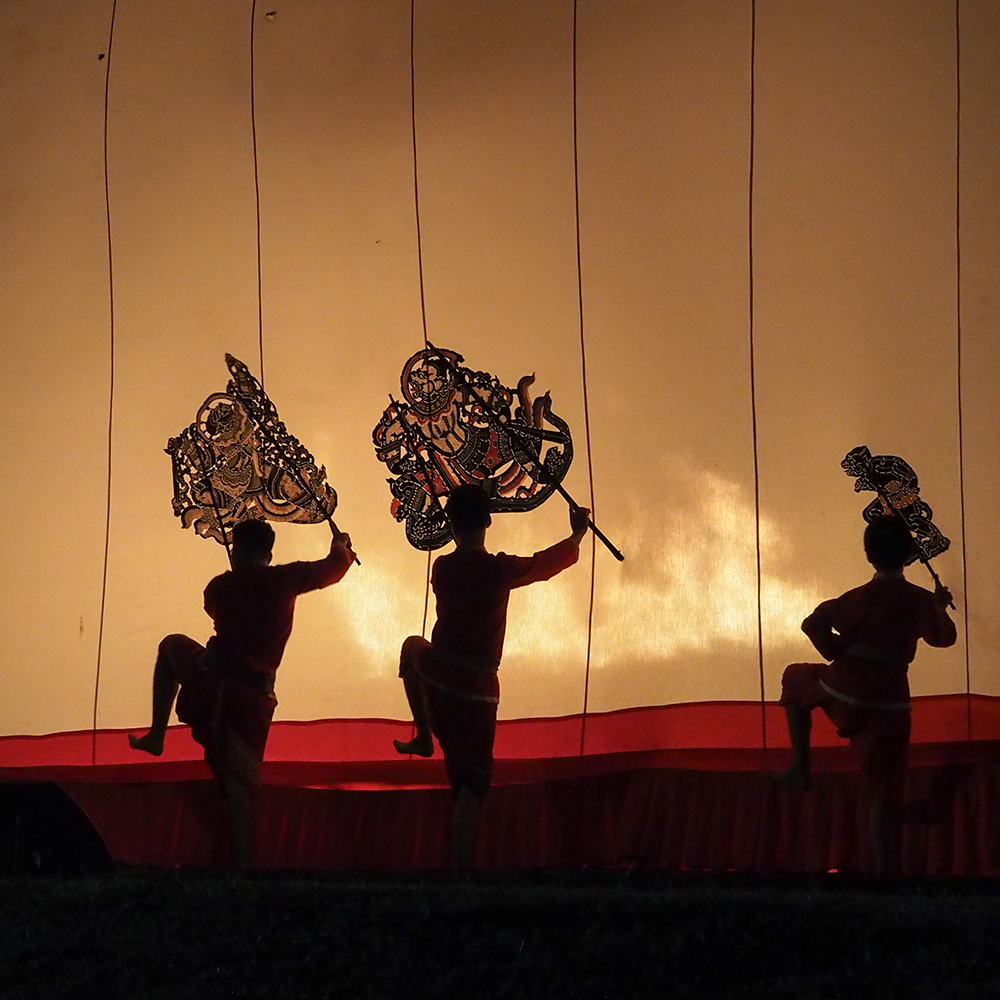 silhouette-people-dancing-stage silhouette-people-dancing-stage